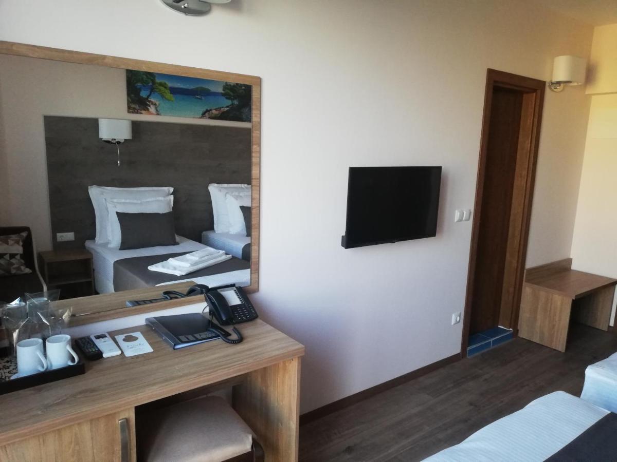 Hotel Vanilla, Varna - Free Parking Ngoại thất bức ảnh